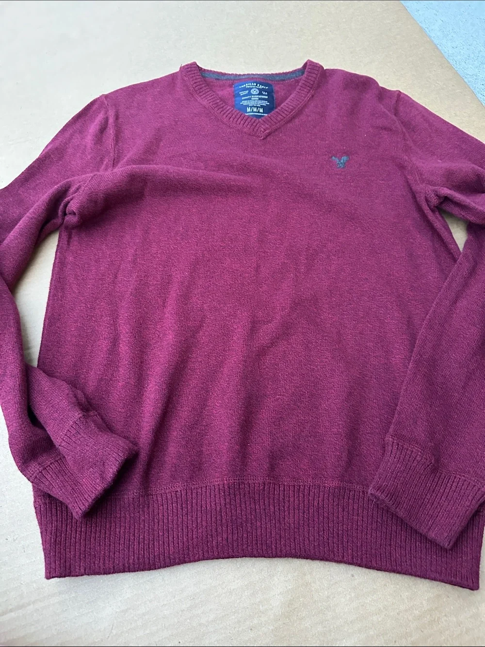 American Eagle Outfitters Men's V-Neck Sweater in Berry